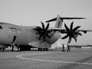 Propellers, Airbus A400M, airport