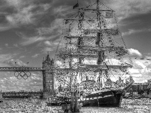 London, sailing vessel, Tower Bridge