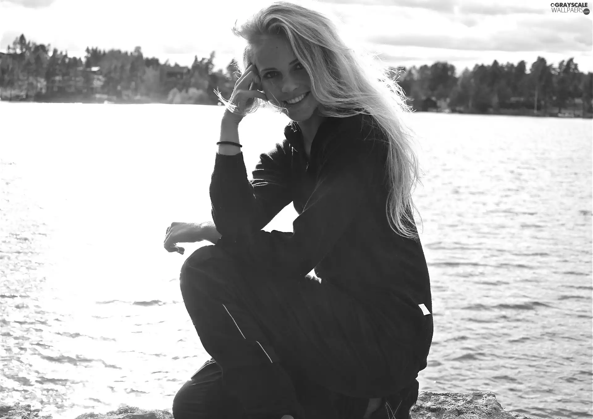 Emilie Marie Nereng, Smile, lake, Blonde