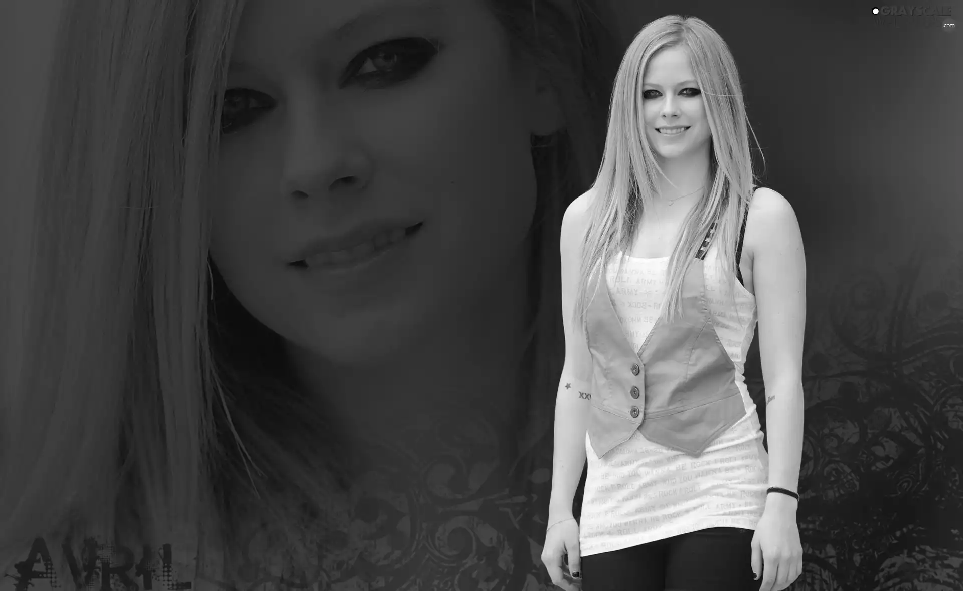 smiling, Avril Lavigne