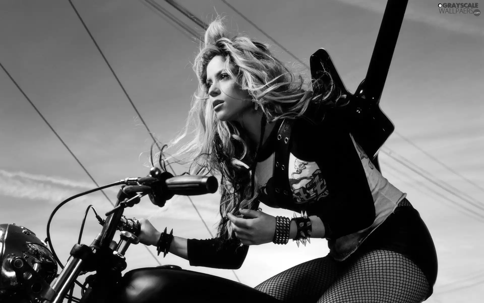 Shakira, Motorbike