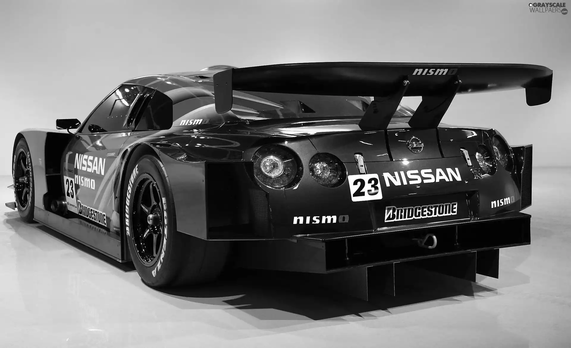 Nissan GTR, track