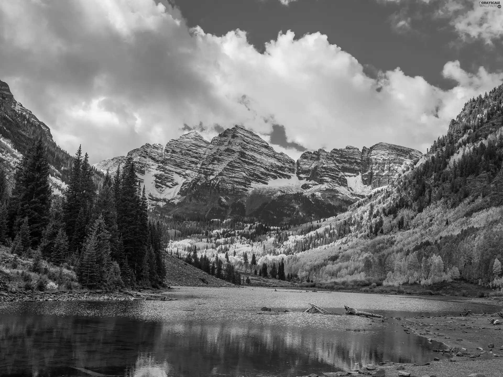 State of Colorado, The United States, Snowy, rocky mountains, viewes, Sky, Maroon Lake, trees, Maroon Bells Peaks