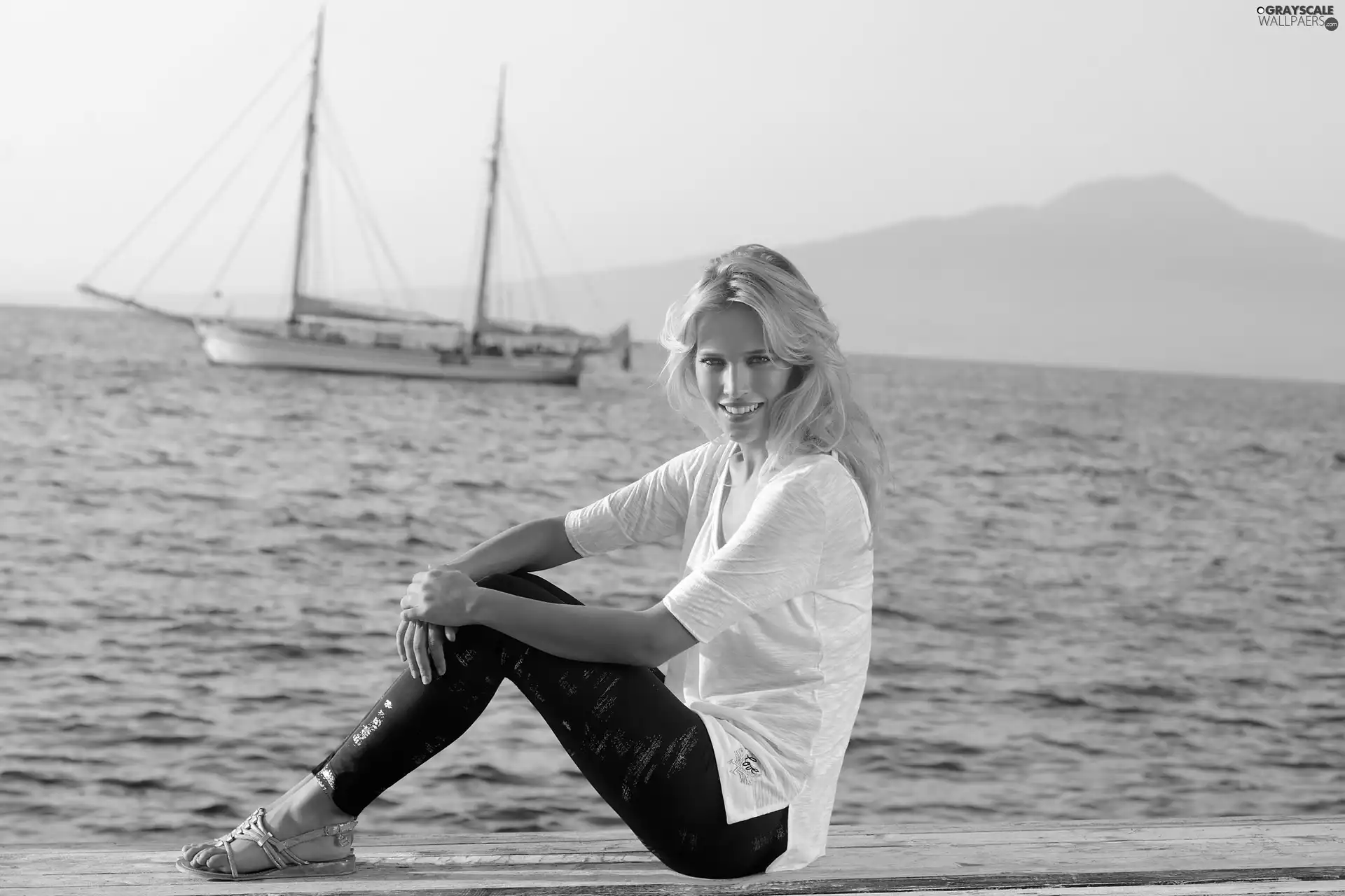 Luisana Lopilato, sea, sailing vessel, Smile
