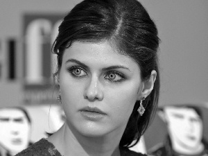 rapprochement, actress, Alexandra Daddario