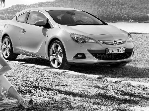 Women, Opel Astra IV GTC, Beaches