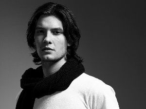 Ben Barnes, shawl