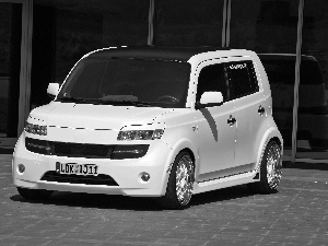 the roof, Daihatsu Materia, Black