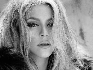 Shakira, feather, Black, make-up