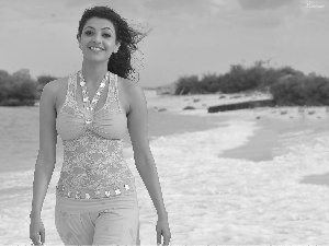 Smile, Kajal Agarwal, brunette