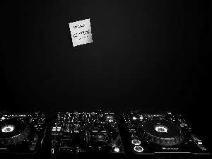 console, DJ