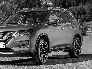 Nissan X-Trail, Front