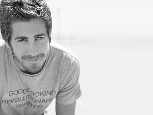 smiling, Jake Gyllenhaal
