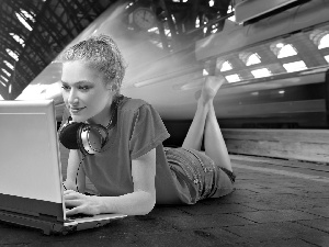 HEADPHONES, Women, laptop