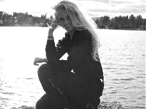 Emilie Marie Nereng, Smile, lake, Blonde