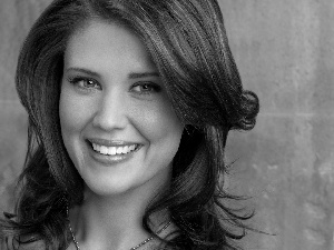 smiling, Sarah Lancaster