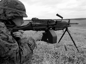 M249 SAW, soldier