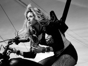 Shakira, Motorbike