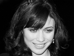 Olga Kurylenko, face