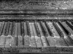 old, piano