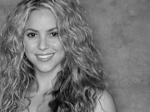 smiling, Shakira