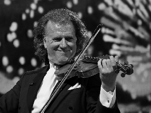 Johan Strauss Orchestra, Andre Rieu, Concert, bath-tub, violin, violinist