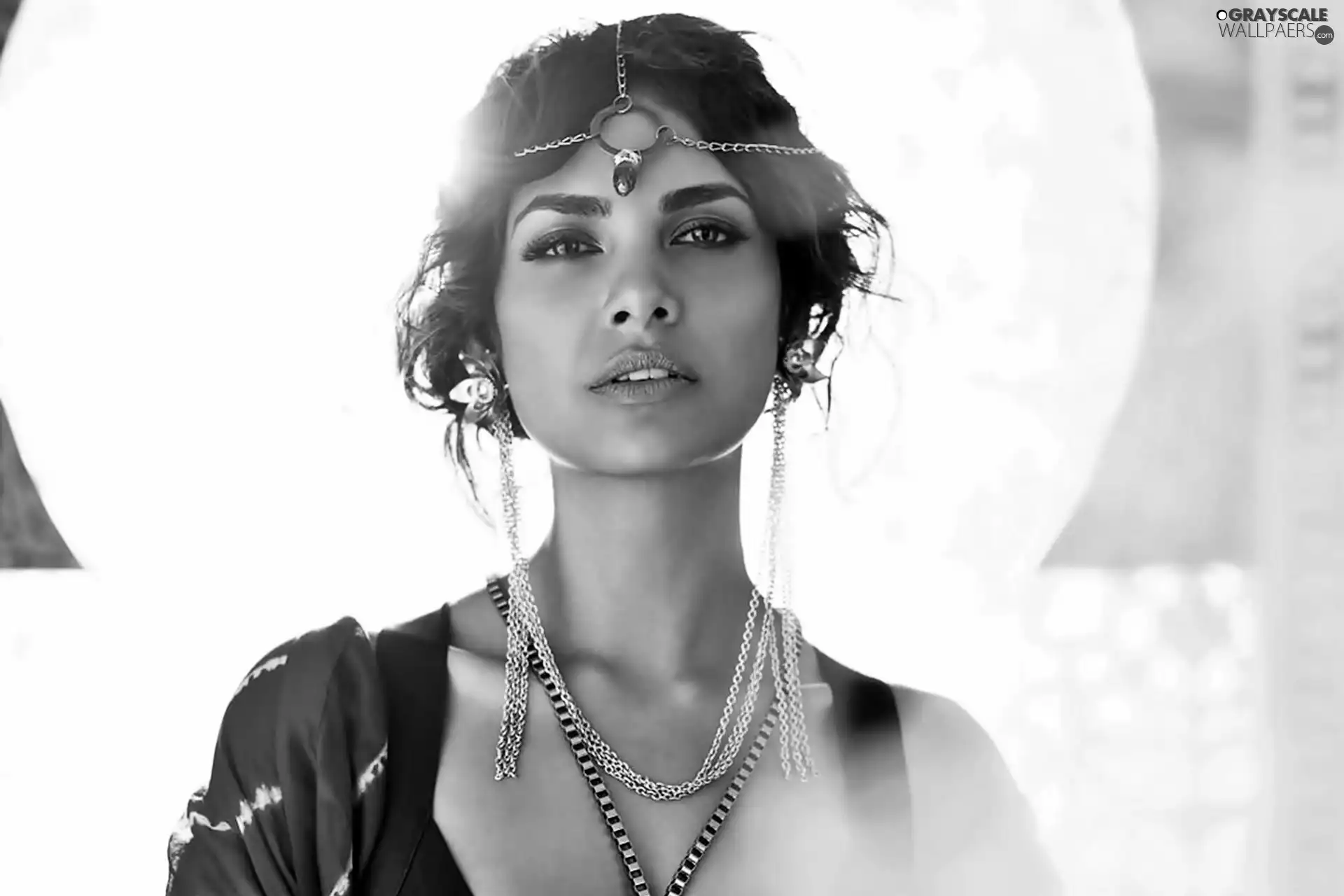 jewellery, Esha Gupta, actress