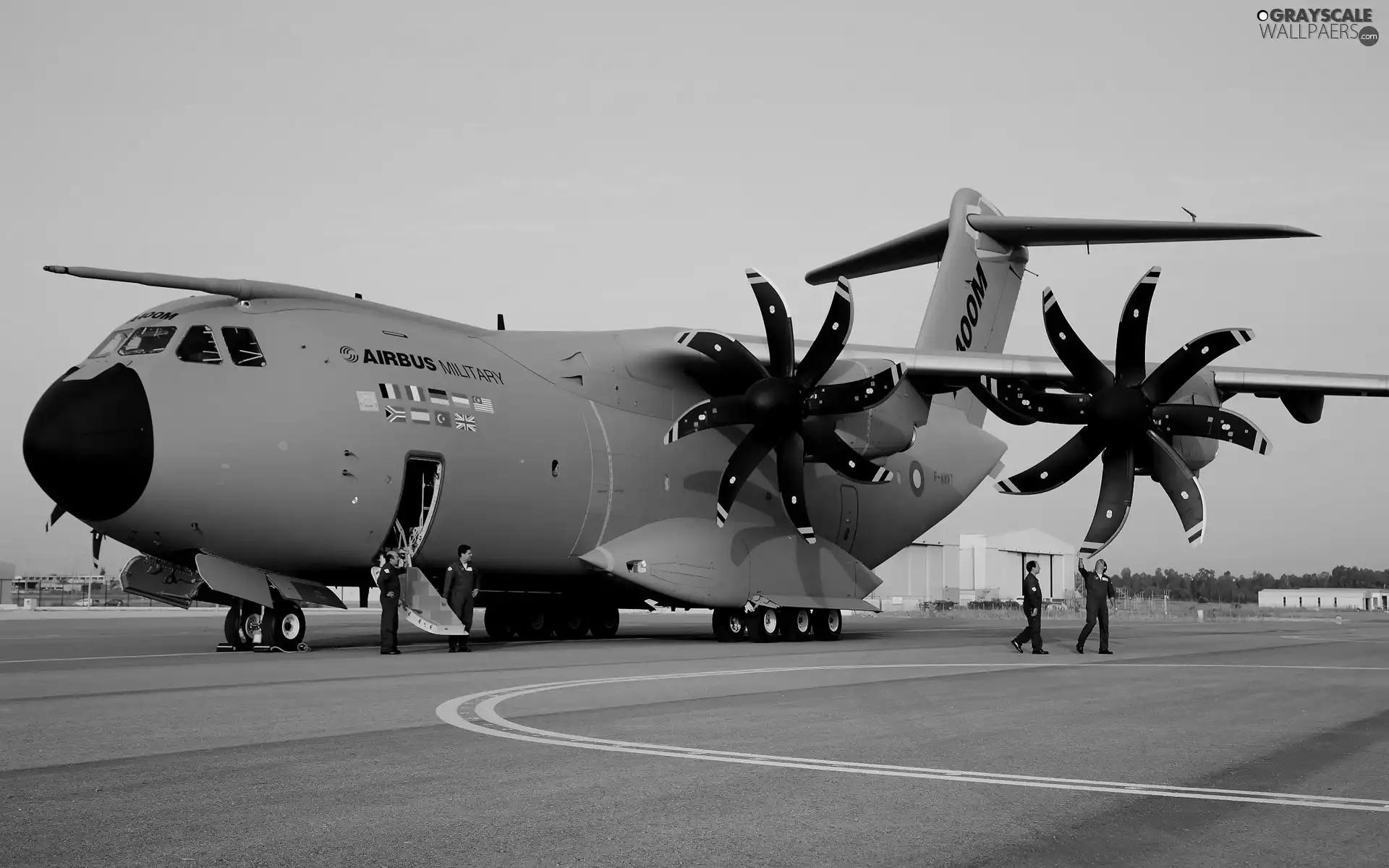 Propellers, Airbus A400M, airport