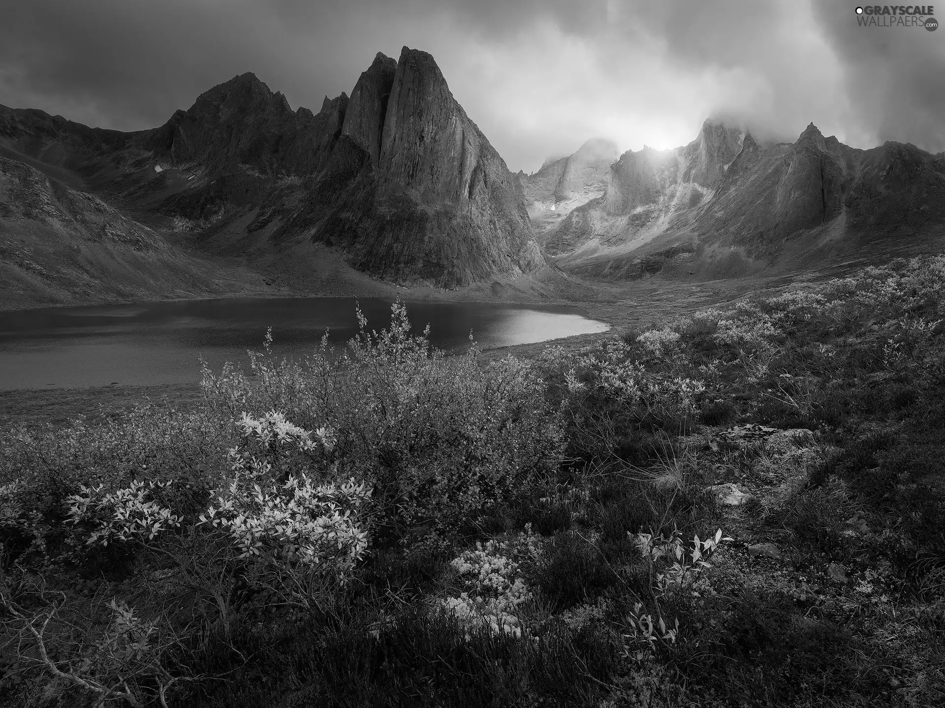 rocks, Mountains, clouds, autumn, Plants, lake