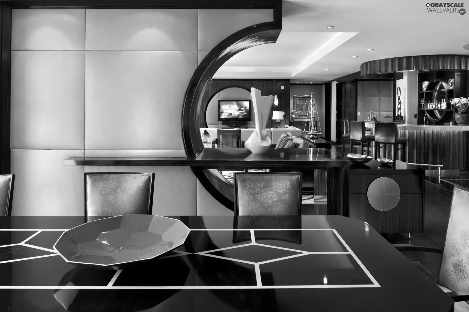plate, Pub, Bar, TV, Stool, Table