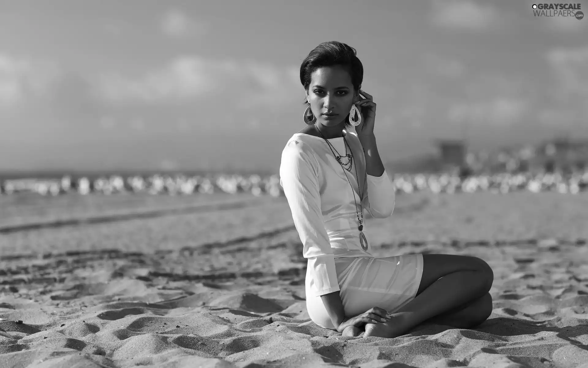 Beaches, sea, brunette, jewellery, model
