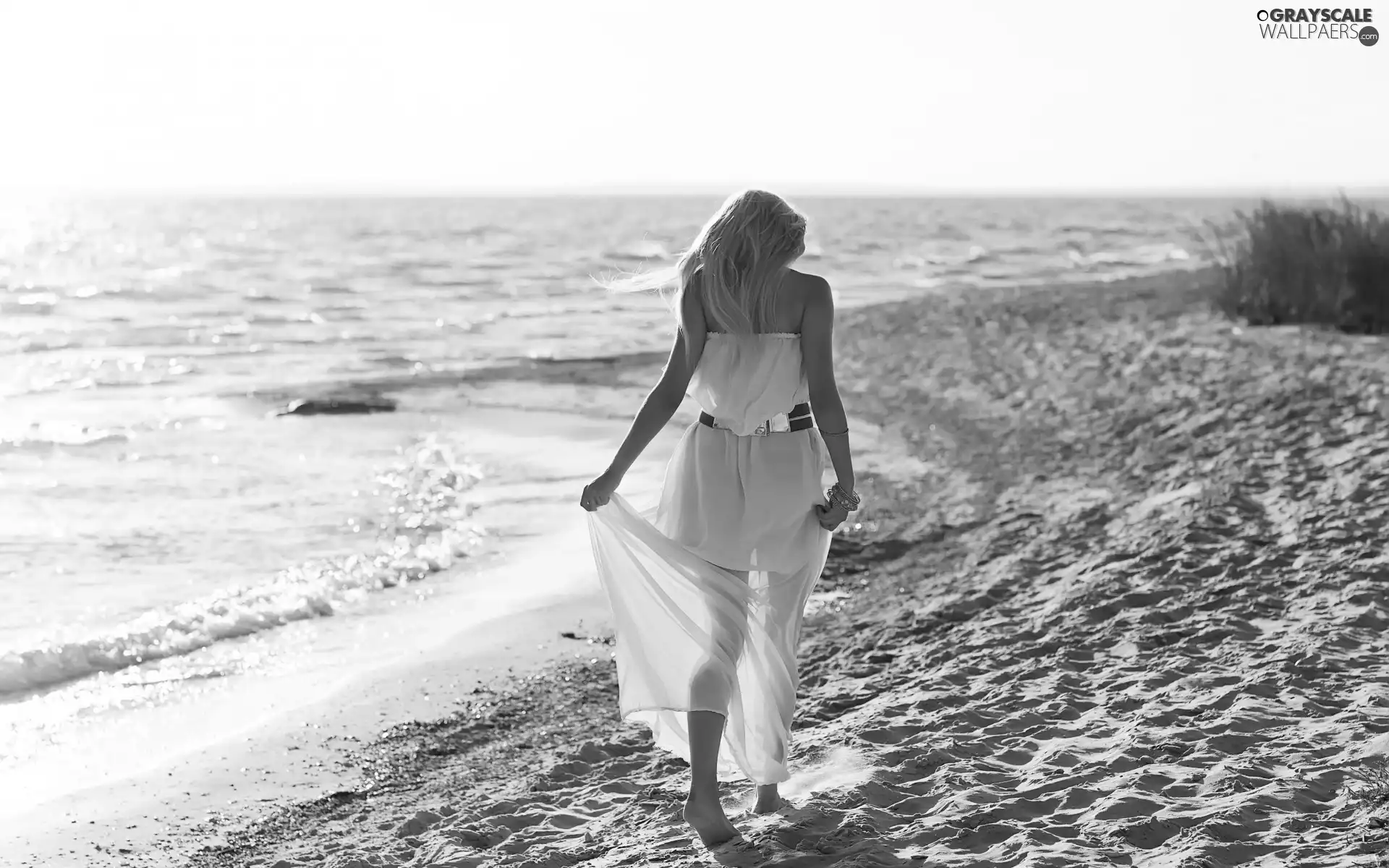 Beaches, Women, sea