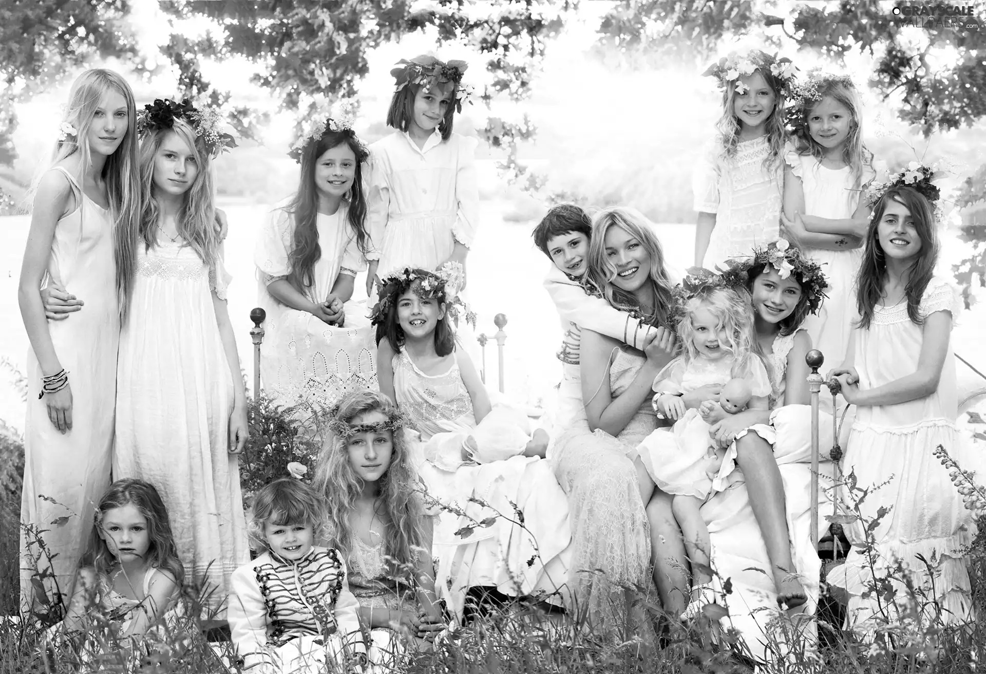 Kate Moss, wreaths, boy, girls