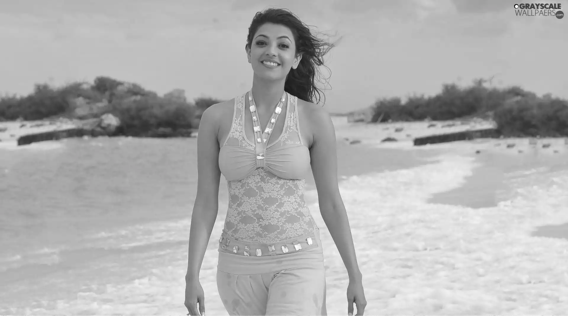 Smile, Kajal Agarwal, brunette