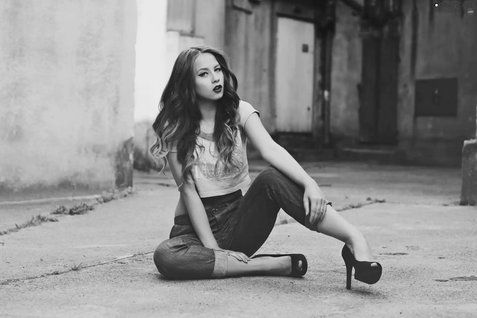 Women, make-up, buildings, light brown