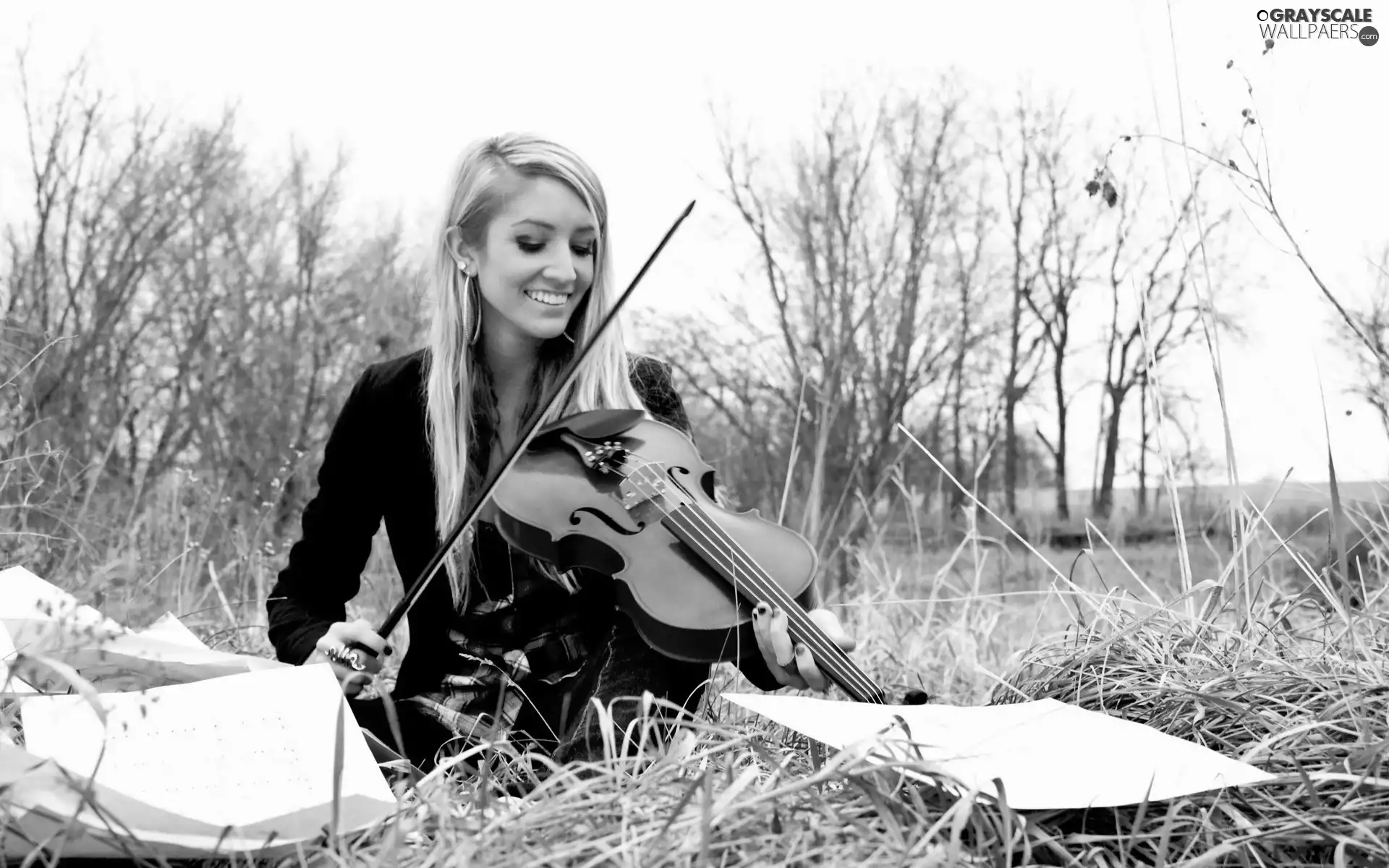 Cards, paper, violin, grass, Women