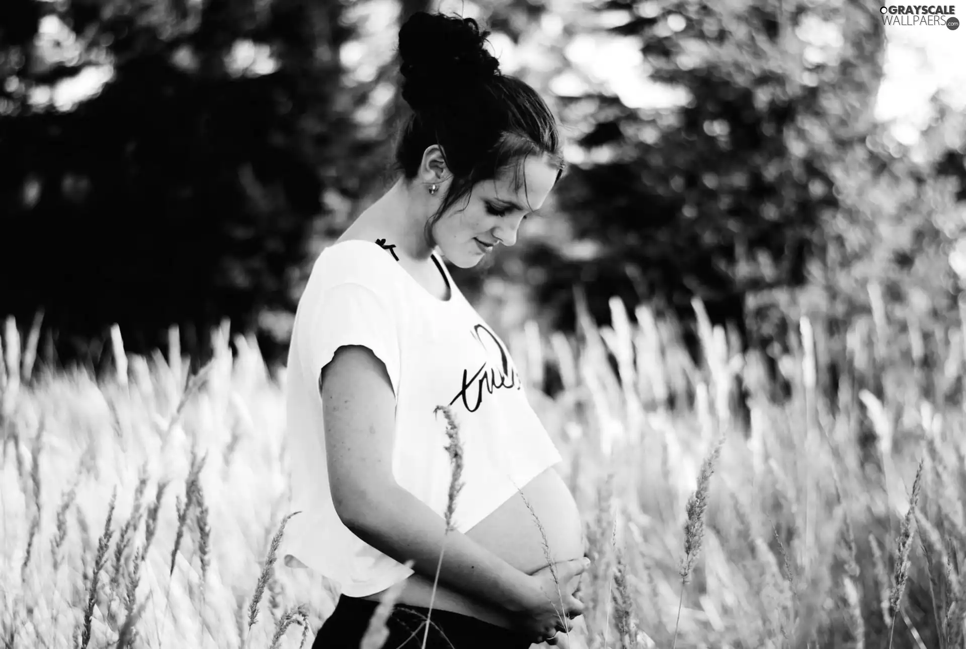 Women, pregnancy, corn, brunette