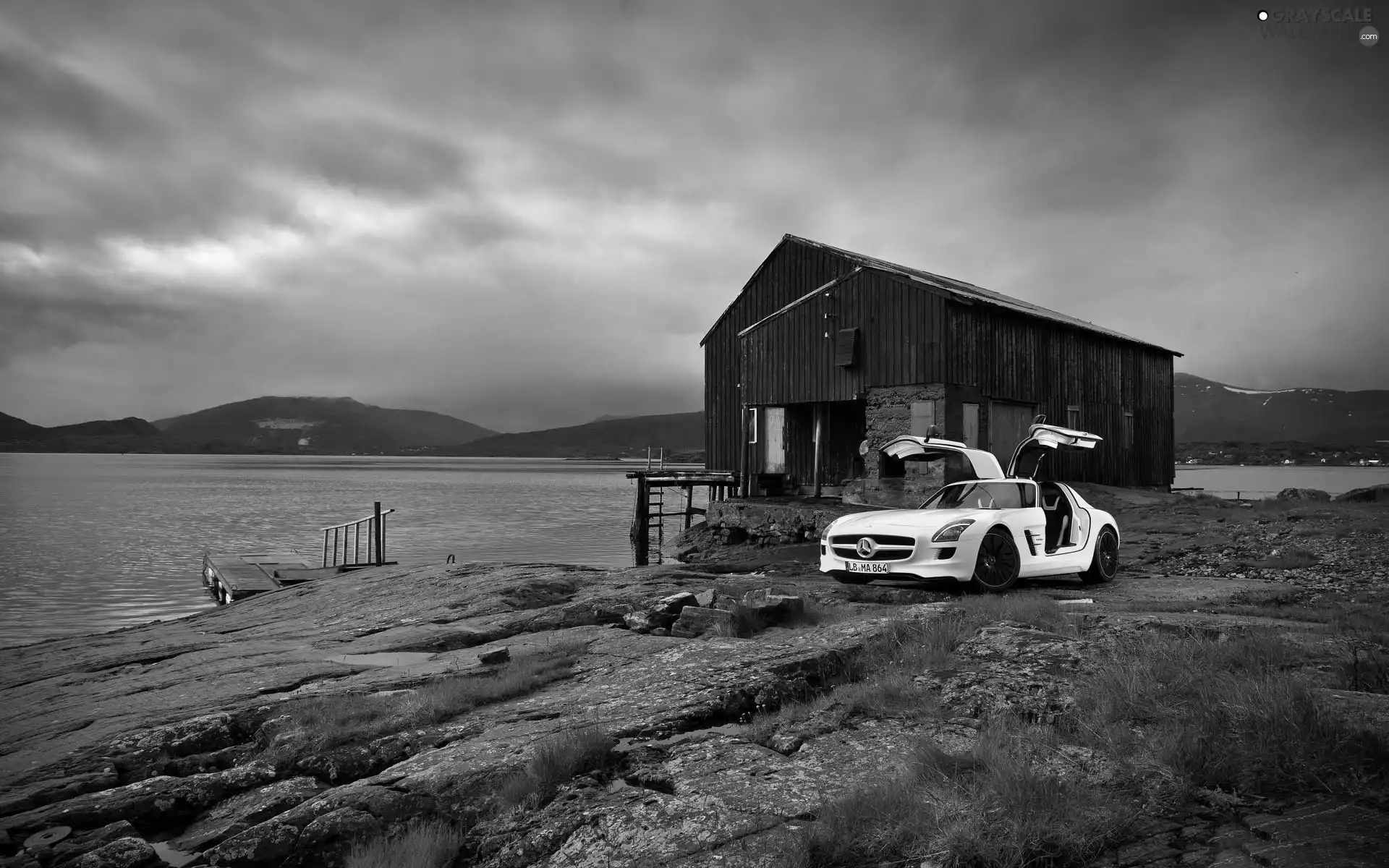 footbridge, The Hills, Mercedes SLS, Cottage, Yellow