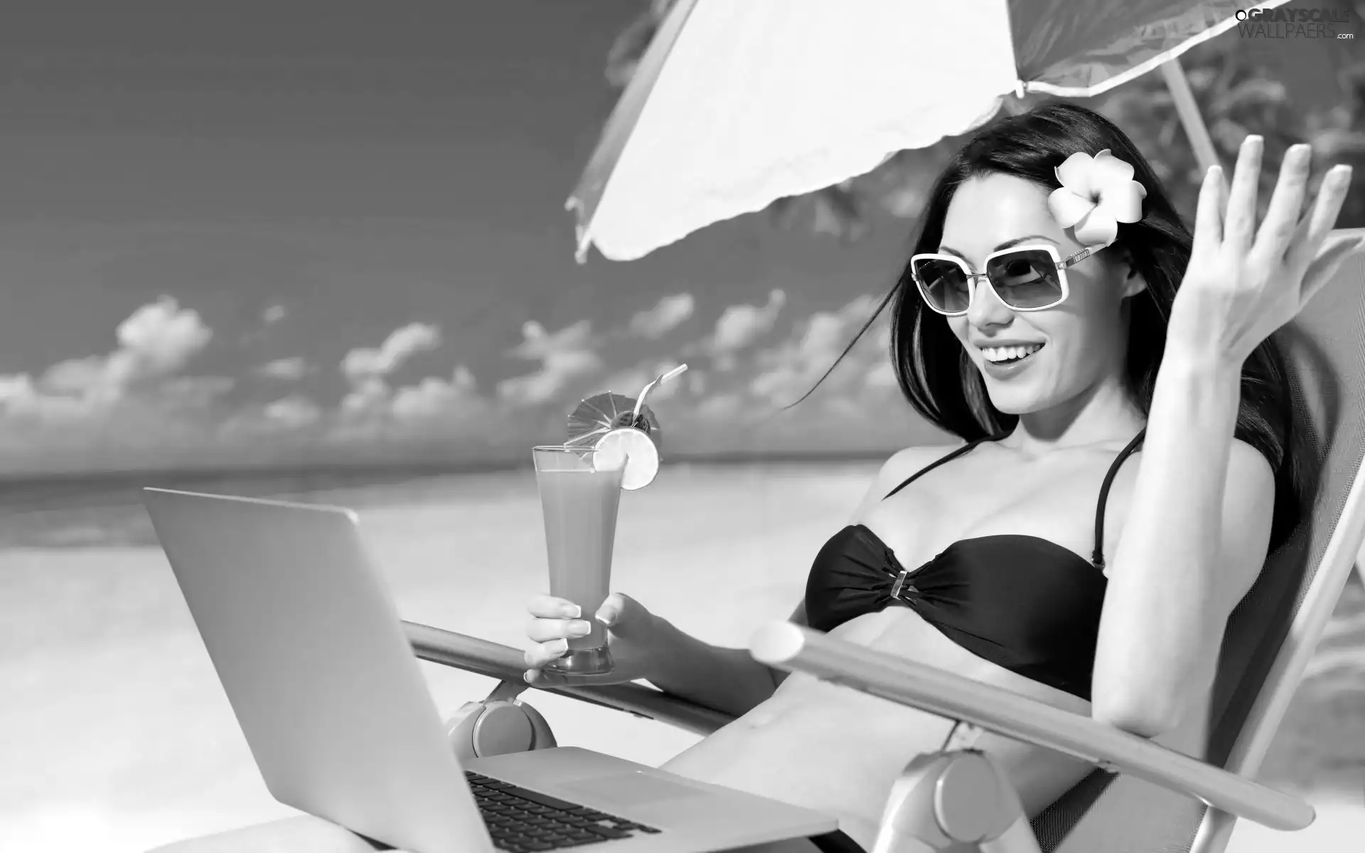 Glasses, Beaches, laptop, Women, sea, Drink, holiday