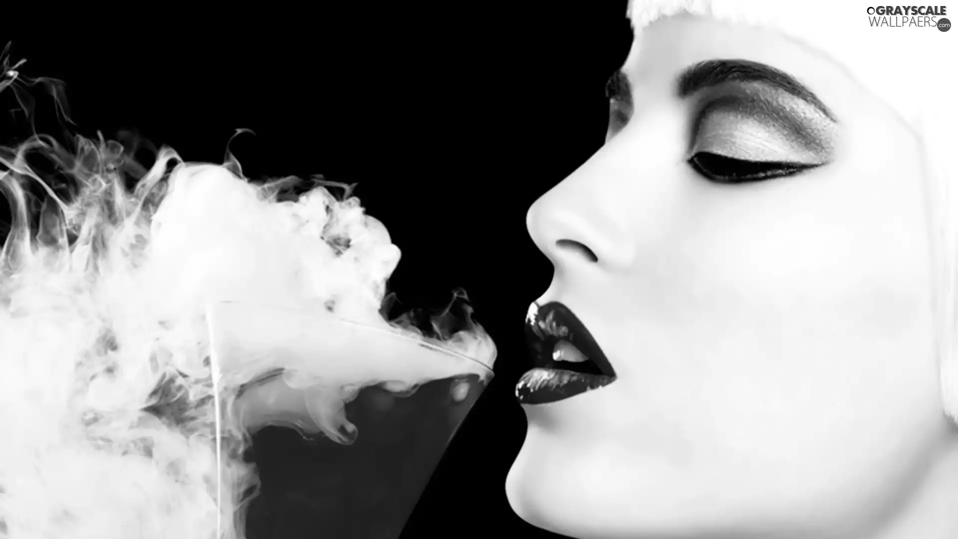 Women, smoky, drink, make-up