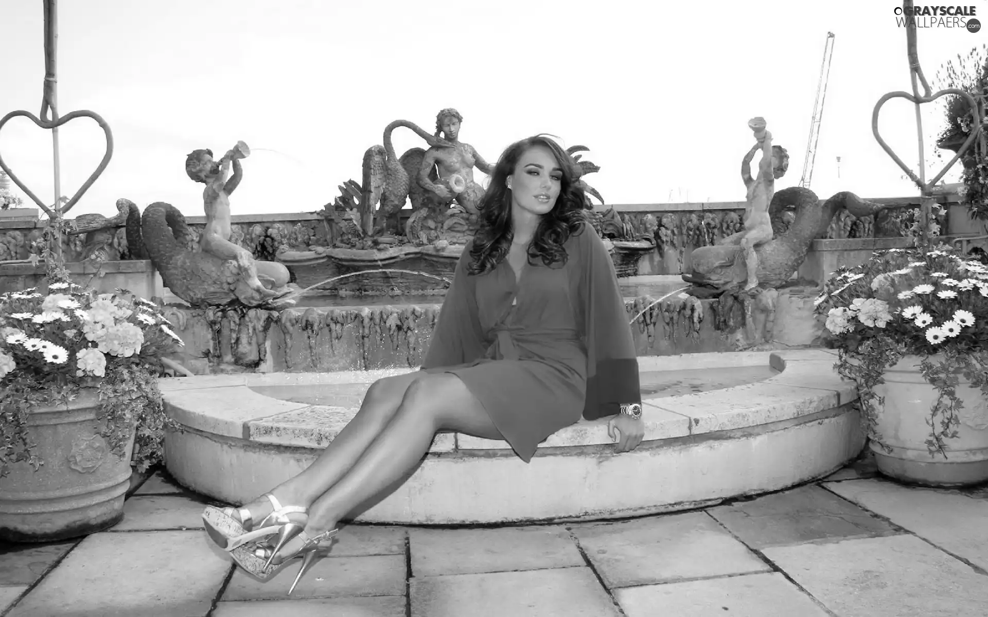 Tamara Ecclestone, dress, fountain, red hot