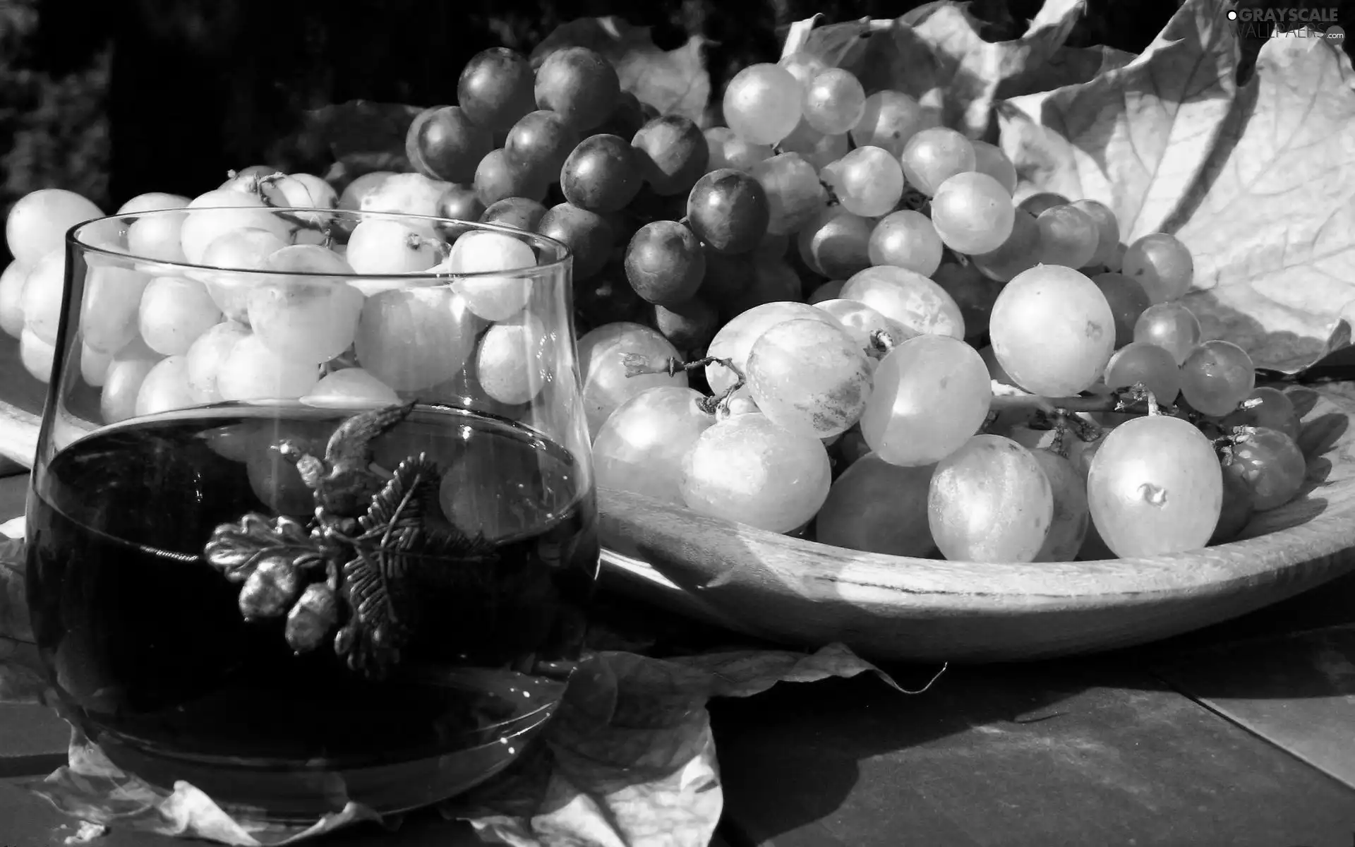 Grapes, A glass