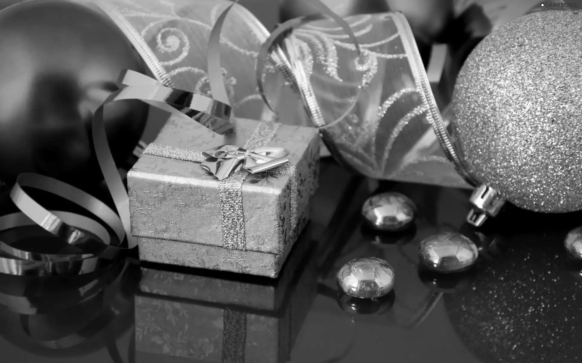 Golden automobile, Golden automobile, Green, ribbon, bauble, pack