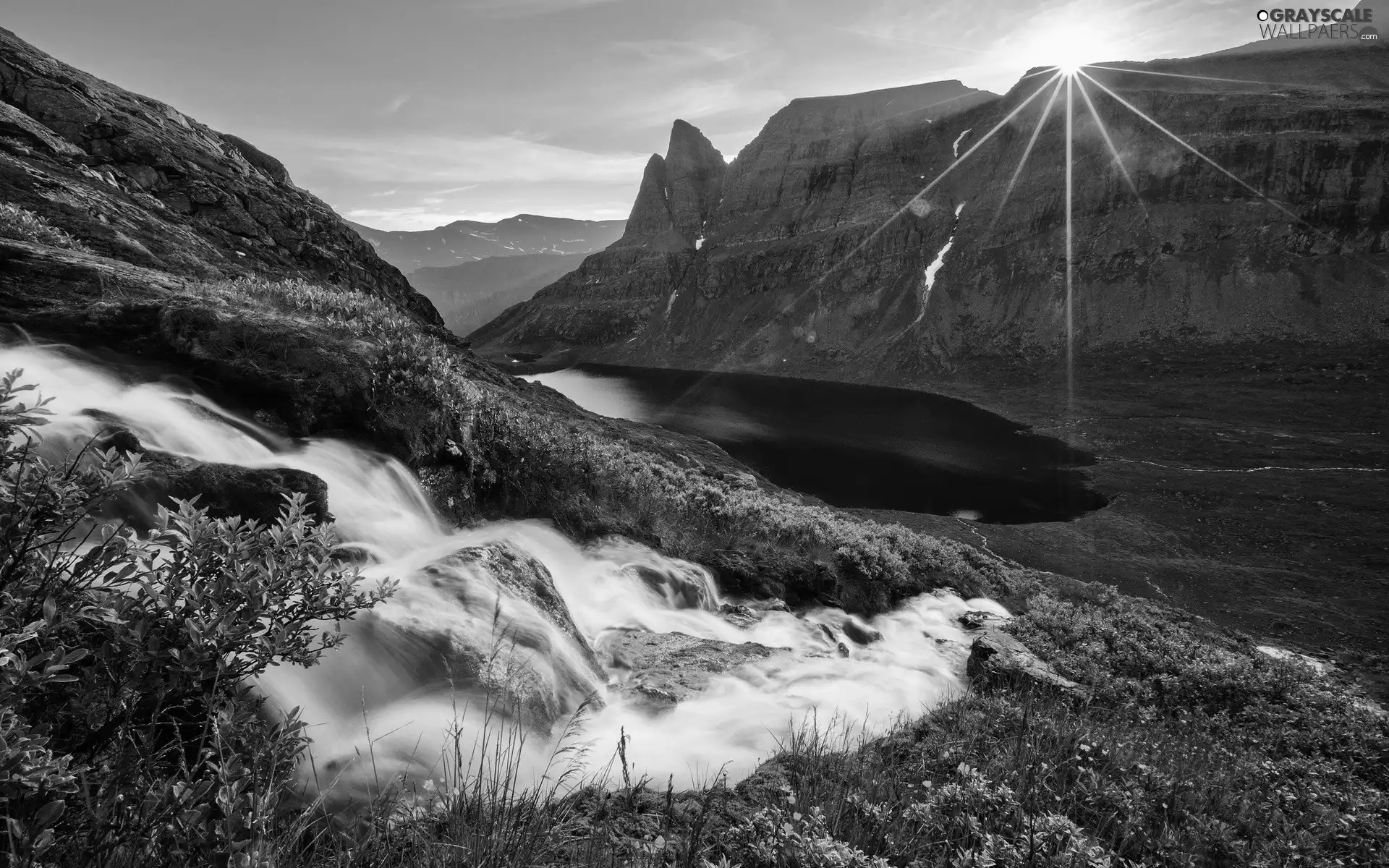 Mountains, sun, grass, rays