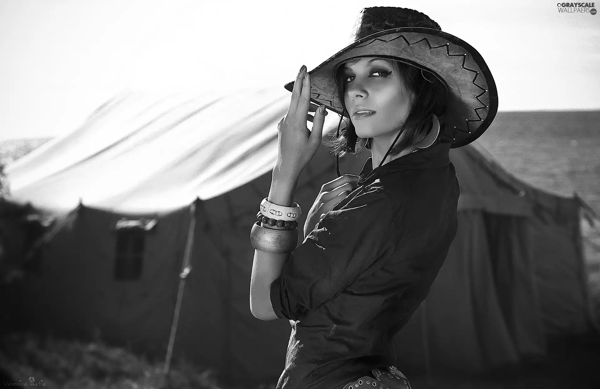 Hat, Women, brunette