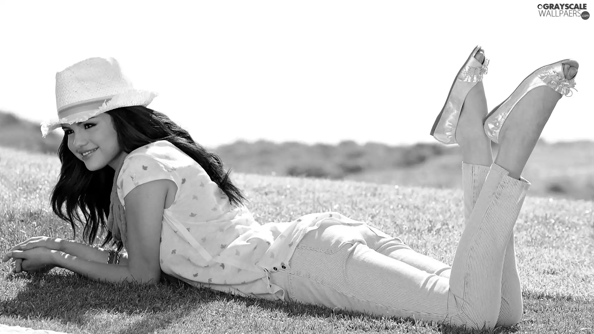 grass, Selena Gomez, Hat