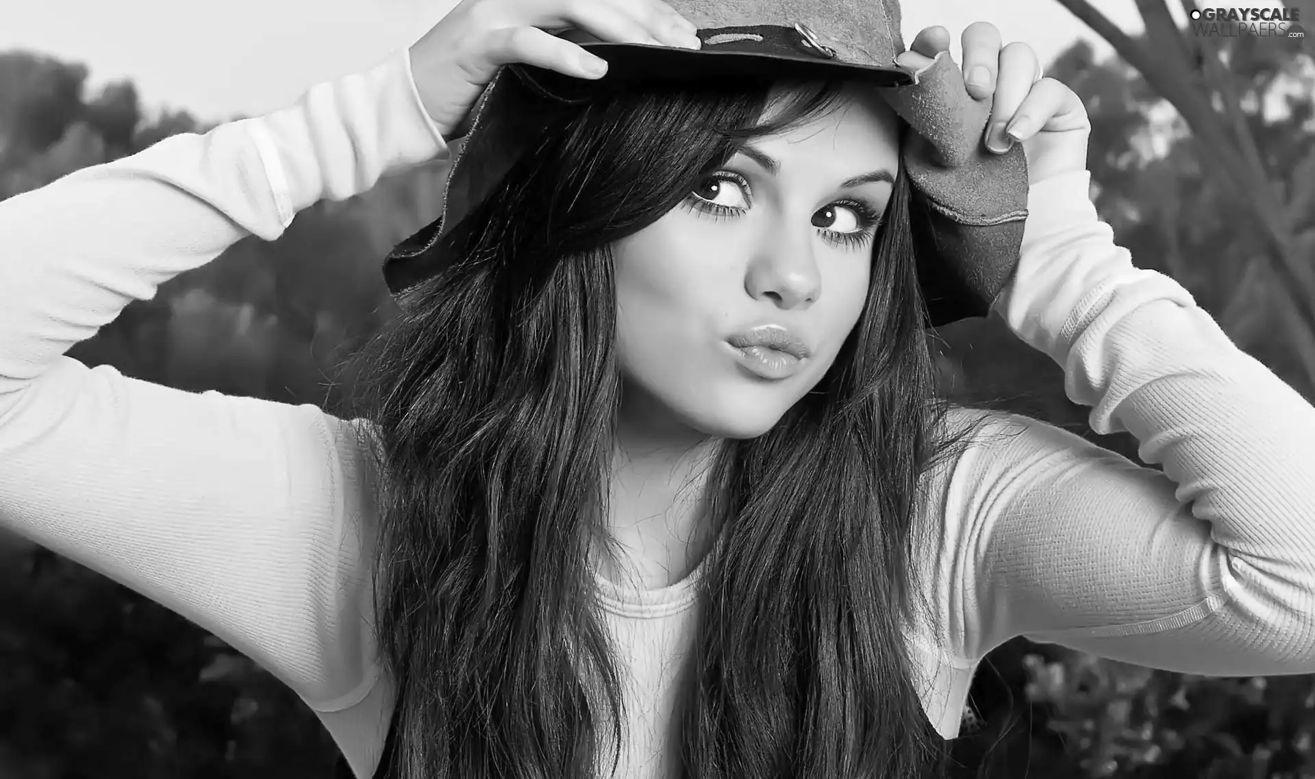 The look, Selena Gomez, Hat