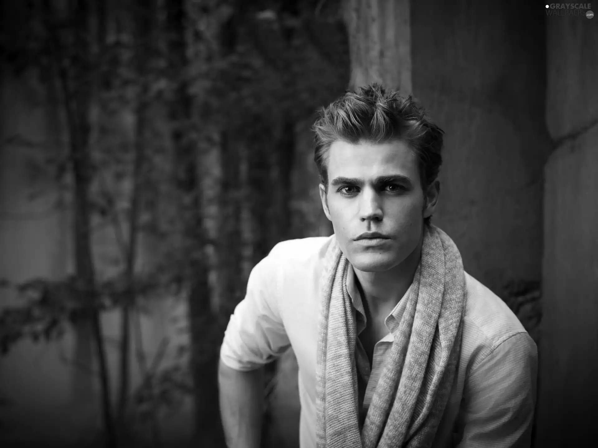 Paul Wesley, head-dress