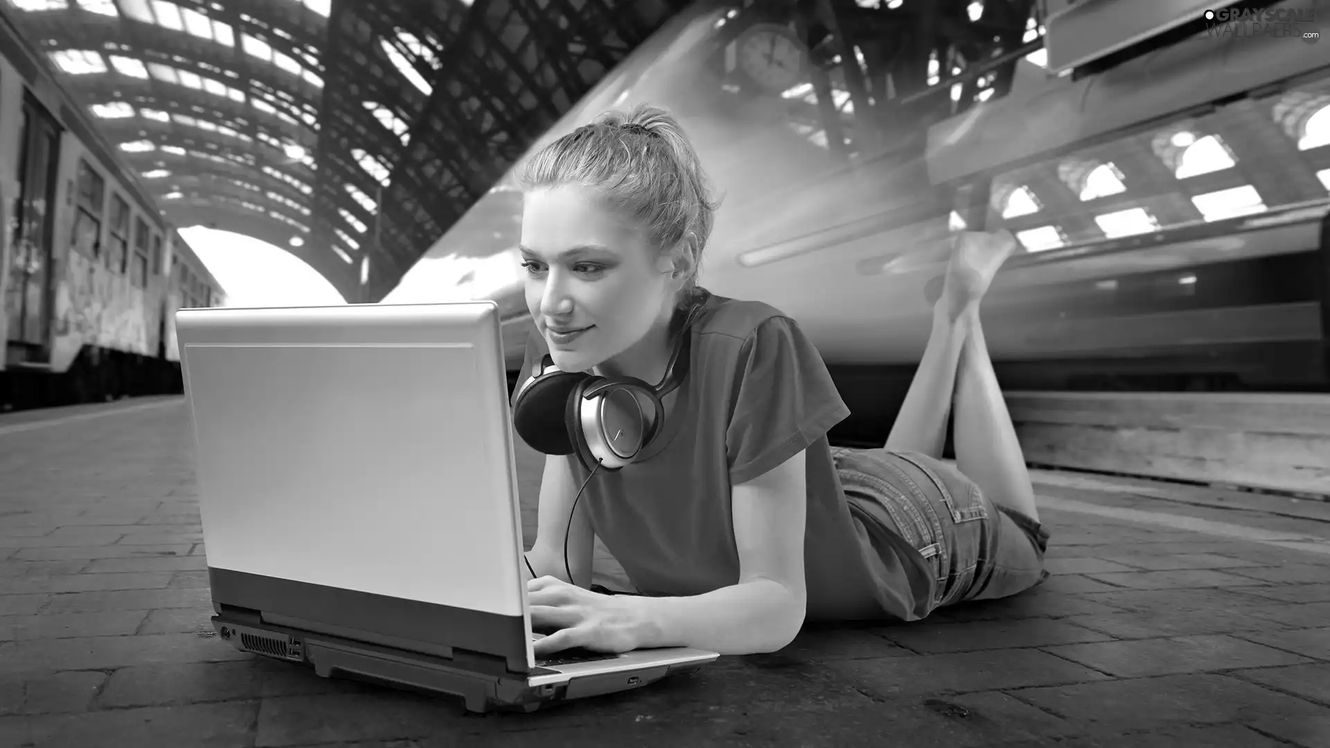 HEADPHONES, Women, laptop