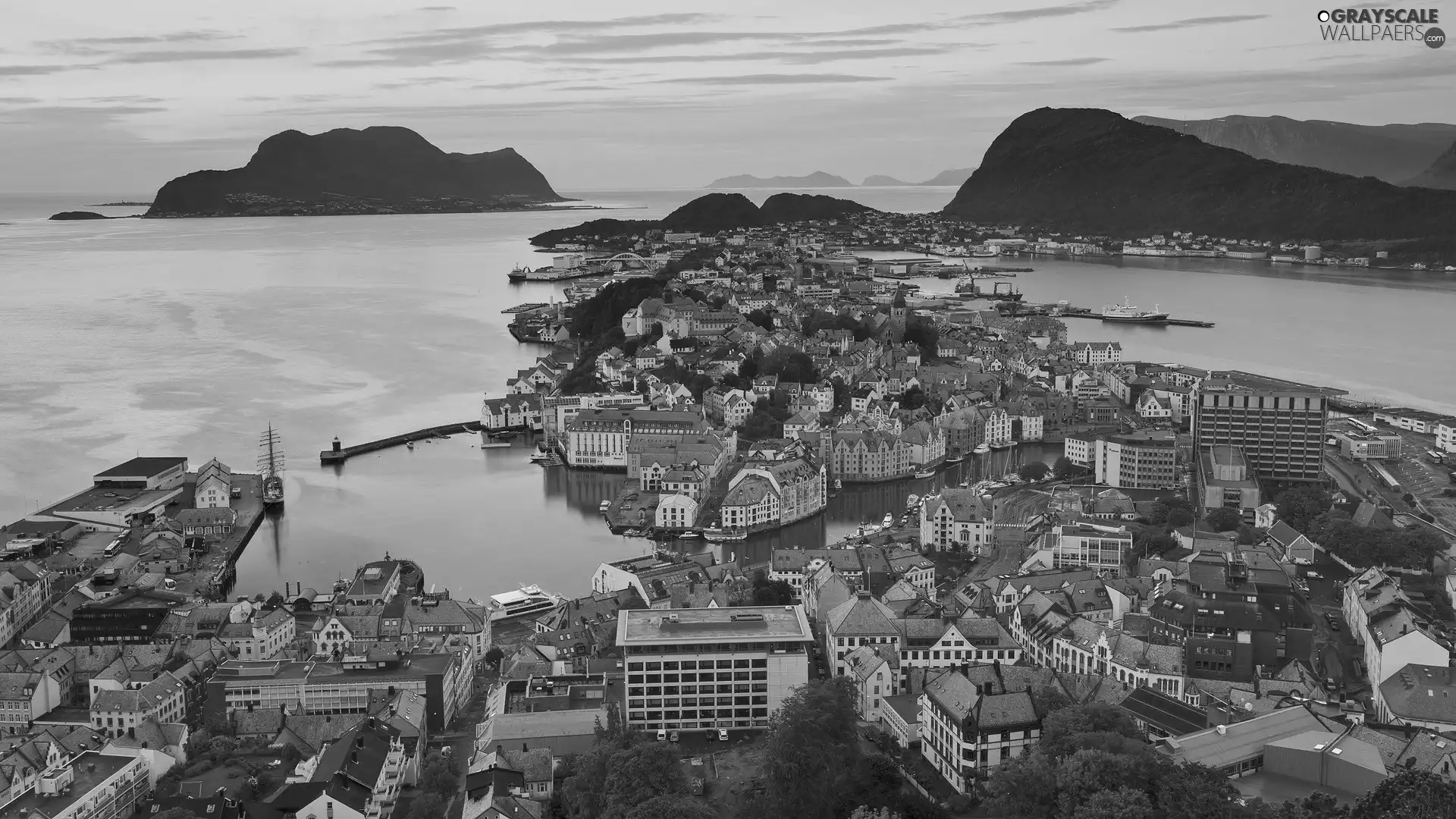 Islets, Town, Harbour